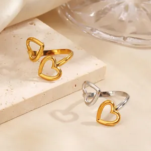 Elegante Doppel-Herz-Ringe aus Edelstahl in Gold und Bicolor-Optik für modische Damen.