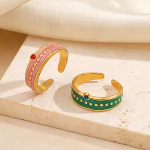 Anillos retro de esmalte de acero inoxidable con puntos dorados y banda abierta ajustable.