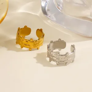 Vintage Hammerschlag-Edelstahlringe mit Nieten, verstellbar, in Gold und Silber