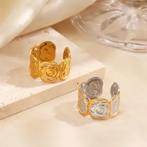 Vintage roestvrijstalen reliëf rozenringen met gehamerde textuur in goud en zilver