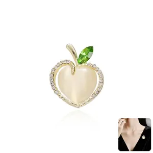 Exquisite Apple Brooch For Women Alloy Cat Eye Stone Rhinestone Fruit Corsage Cardigan Pin Anti-Slip Buckle Fashion Jewelry