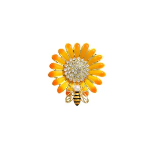 Elegant alloy daisy brooch with sparkling rhinestone center and honey bee