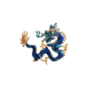 Exquisito broche de dragón chino con esmalte azul y aleación chapada en oro para trajes