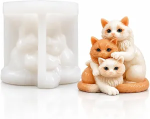 Comparaison détaillée entre le moule en silicone chat 3D et une figurine de chat