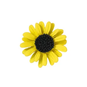 Levendige gele zonnebloem broche madeliefje reversspeld minimalistisch floraal sieraad