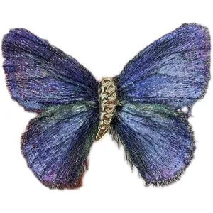 Broche papillon en broderie à dégradé de couleurs avec base en alliage vintage chic.