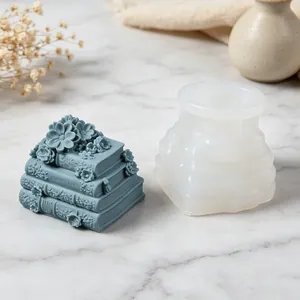 Detailansicht der Silikonform für Buch und Blumen für Kerzen und Gipsarbeiten.