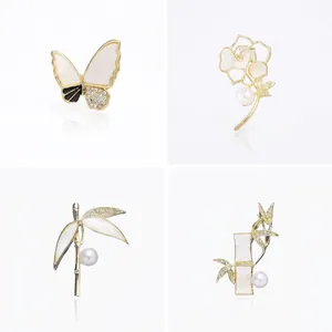 Mode High-End Muschel Legierung Brosche Für Damen Blumen Tier Form Nadeln Strass Künstliche Perle Anti-Exposition Schmuck Brosche Zubehör
