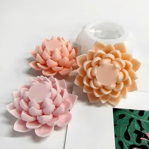Vue détaillée du moule en silicone de lotus 3D et des bougies aux pétales superposés