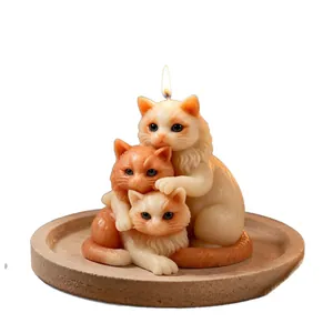 Bougie d'aromathérapie faite main avec trois chats câlins pour décoration maison