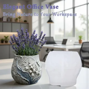 Detailansicht der Silikonform für Beton-Blumentopf und fertige elegante graue Vase