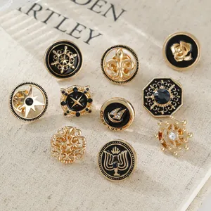 Vintage Gold Alloy Enamel Brooch Pin For Men Retro Lapel Pin Star Fleur-De-Lis Rose Rhinestone Badge Suit Accessories