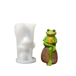 Stampo in silicone rana 3D per candele e gesso, vista con campione di prodotto finito