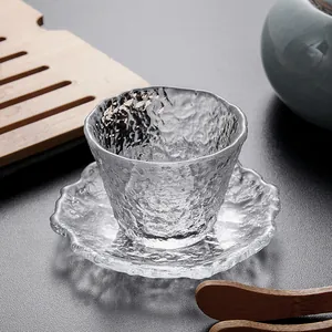 Elegante juego de taza de té y platillo de vidrio martillado japonés textura de hielo