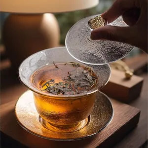 Handgemaltes vergoldetes Gaiwan-Teeschalen-Set aus gehämmertem Glas mit Blumendeckel