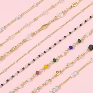 Varias cadenas de joyería bañadas en oro de 14k con perlas y circón para hacer collares