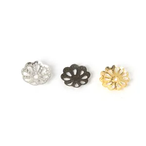 Set di tre copriperla a fiore in ferro oro argento e bronzo per creazione gioielli