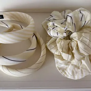 Coletero de Tela con Rayas Amarillo Crema Vintage Francés y Diadema Ancha para Mujer Accesorios para el Cabello Dulces y Femeninos Hecho a Mano