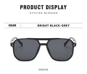 Vorderansicht der quadratischen Doppelsteg-Pilotenbrille in glänzendem Schwarz und Grau.