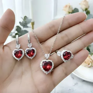 Set di Gioielli Cuore dell'Oceano con Strass Collana con Pendente a Cuore Orecchini Anello Gioielli alla Moda per Donna Accessori Festa