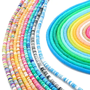 Gros plan sur les perles Heishi en pâte polymère colorée de 6 mm pour bijoux DIY