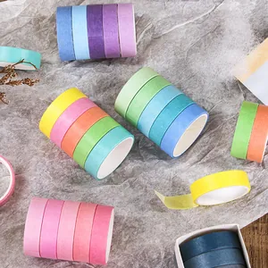 Kleurrijke washi tape set voor journaling met regenboogpaletten in lay-out