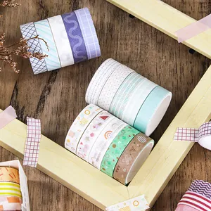 Set van 5 rollen decoratieve washi-tape met diverse pastelpatronen voor scrapbooking.