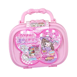 Kit completo de maquillaje y joyería DIY para niños en un maletín rosa con mariposa