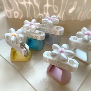 3D printed flower-shaped rotating nail magnet tool for cat-eye effect nail polish