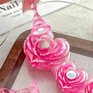 Prachtige roze roos magnetische nagel oefenstandaard basis voor beginners en display.