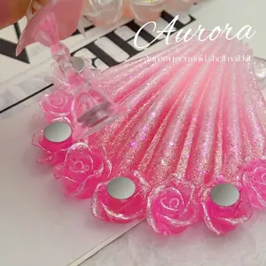 Soporte de exhibición de uñas de concha de sirena aurora con purpurina para puntas.