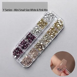 Ensemble de mini strass irréguliers argentés et roses pour décoration nail art