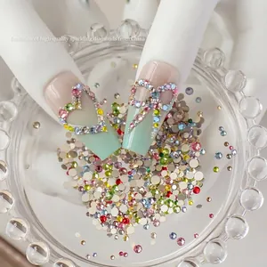 Bunte 33-Facetten-Flachback-Strasssteine für Nagelkunst-Dekoration und DIY-Design