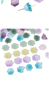 Gros plan de perles en verre muguet dégradé pour la création de bijoux DIY accessoires