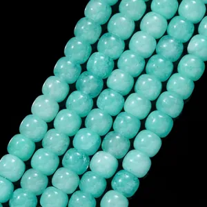 Nahaufnahme von 10x8mm natürlichen Amazonit-Fassperlen mit glatter minzgrüner Textur