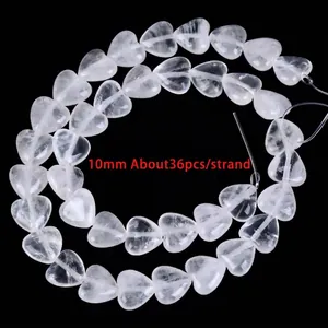 Detailweergave van 10 mm hartvormige witte kristallen kralen voor DIY sieraden