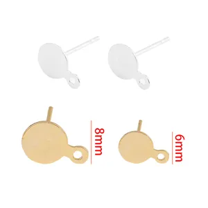 Detailansicht von 6mm und 8mm Flachkopf-Ohrsteckern mit Schlaufen für DIY-Schmuck.