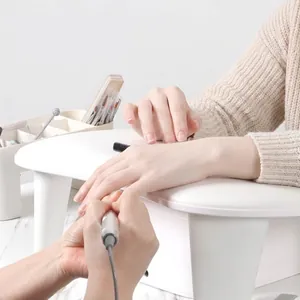 Professionelles weißes Maniküre-Handkissen für Nagelstudios mit ergonomischem Design