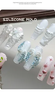 Primo piano di ali d'angelo 3D e motivi a rilievo realizzati con stampo in silicone