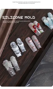 Vista dettagliata di nail art 3D in rilievo create con stampi in silicone per intaglio.