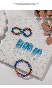 Detailansicht der 5mm bunten Magnetperlen und Eisblumen-Cat-Eye-Nagelkunst-Effekt