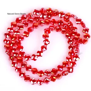 Detailansicht von 6mm roten facettierten Glasblumenperlen für DIY-Schmuckzubehör