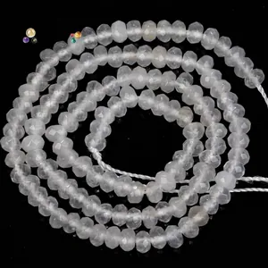 Detailansicht von 3x4mm facettierten weißen Steinperlen für DIY-Schmuckherstellung