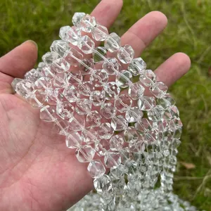 Gedetailleerd zicht op hoogwaardige gefacetteerde bergkristal kralen voor DIY sieraden