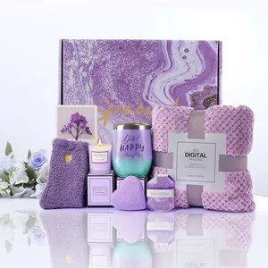 Elegante set regalo di compleanno viola con coperta candela e bicchiere da vino per donna