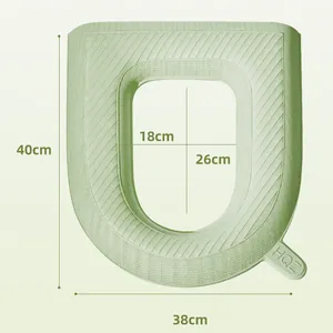 Dettaglio del copriwater in EVA verde impermeabile con indicazioni delle misure 40x38 cm.