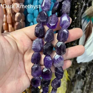 Macro di perle in ametista naturale viola scuro per la creazione di gioielli DIY.
