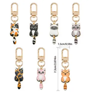 Juego de siete adorables llaveros de gato de esmalte, dimensiones 7,3 cm x 1,5 cm para bolsos