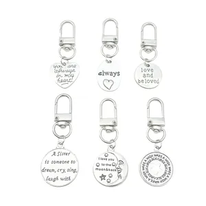Inspirierendes Schlüsselanhänger-Set aus Silberlegierung mit Herz- und Mondanhängern