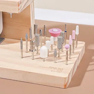 Minimalistischer Aufbewahrungsblock aus Naturholz für 20-teilige Nagelbohrer-Sets